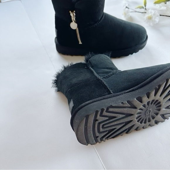 UGG Bailey Zip Mini Black Boots Size 5 - Picture 10 of 13